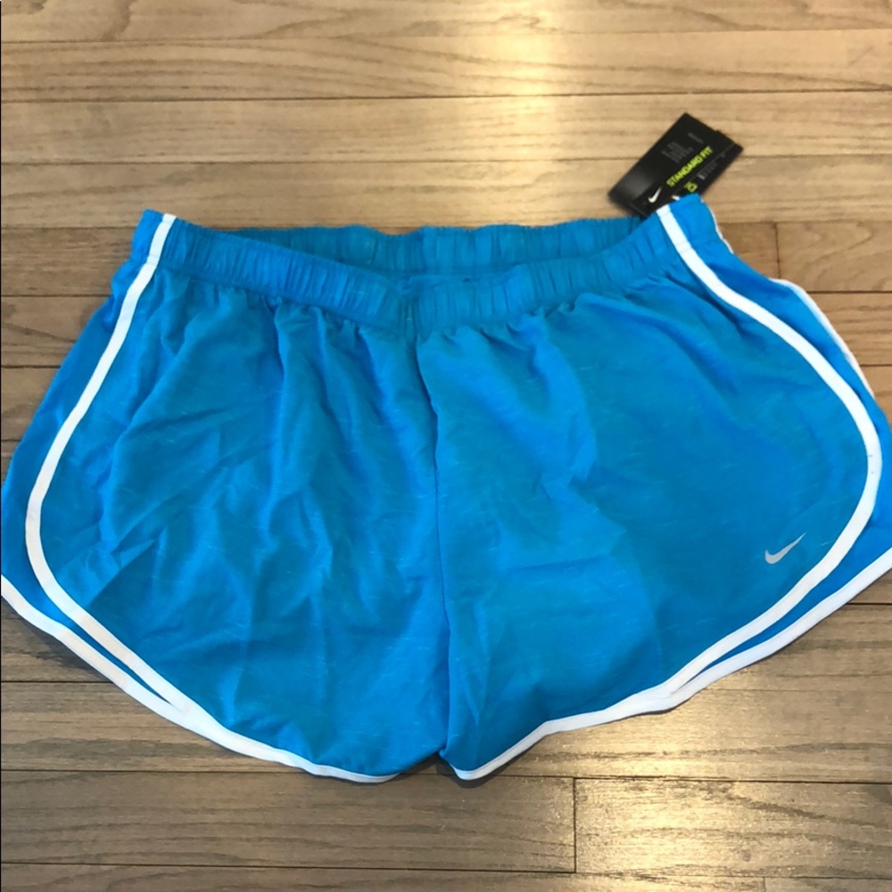 Nike tempo shorts - Picture 2 of 6